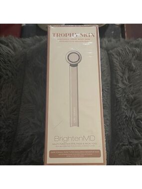 Trophy Skin BrightenMD Multi-Function Eye, Face & Neck Tool